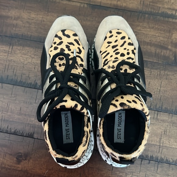 Steve Madden Cliff Animal Size 7.5 Sneakers. Excellent condition. Gently worn. - Picture 7 of 15